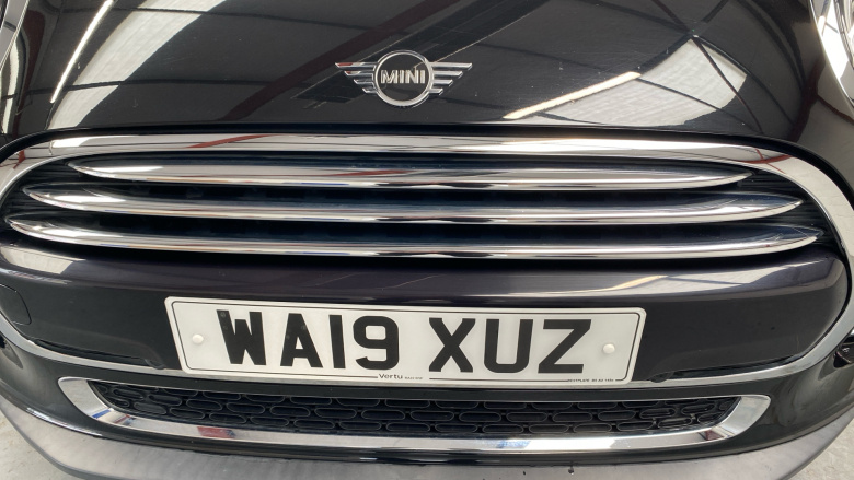 MINI Hatchback 1.5 Cooper Exclusive II 3dr Petrol Hatchback